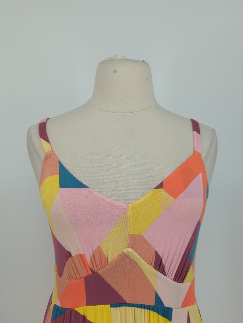 11649 Torrid Geometric Print Jersey Knit Maxi Dress Yellow Pink size 1X retro - Picture 3 of 7